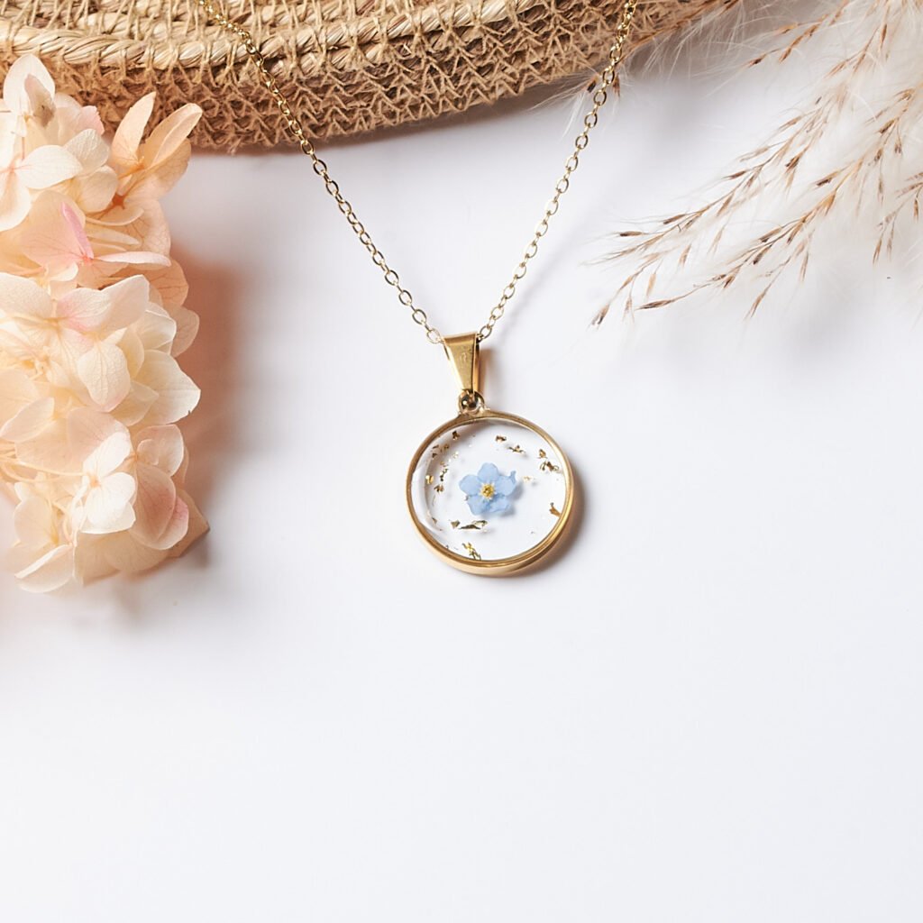 Round Forget-Me-Not Necklace