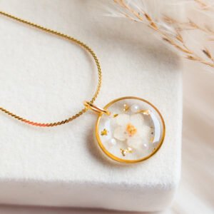 Delicate White Flower Pendant Necklace