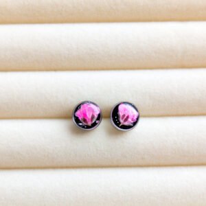 Pink Baby’s Breath Black Stud Earrings