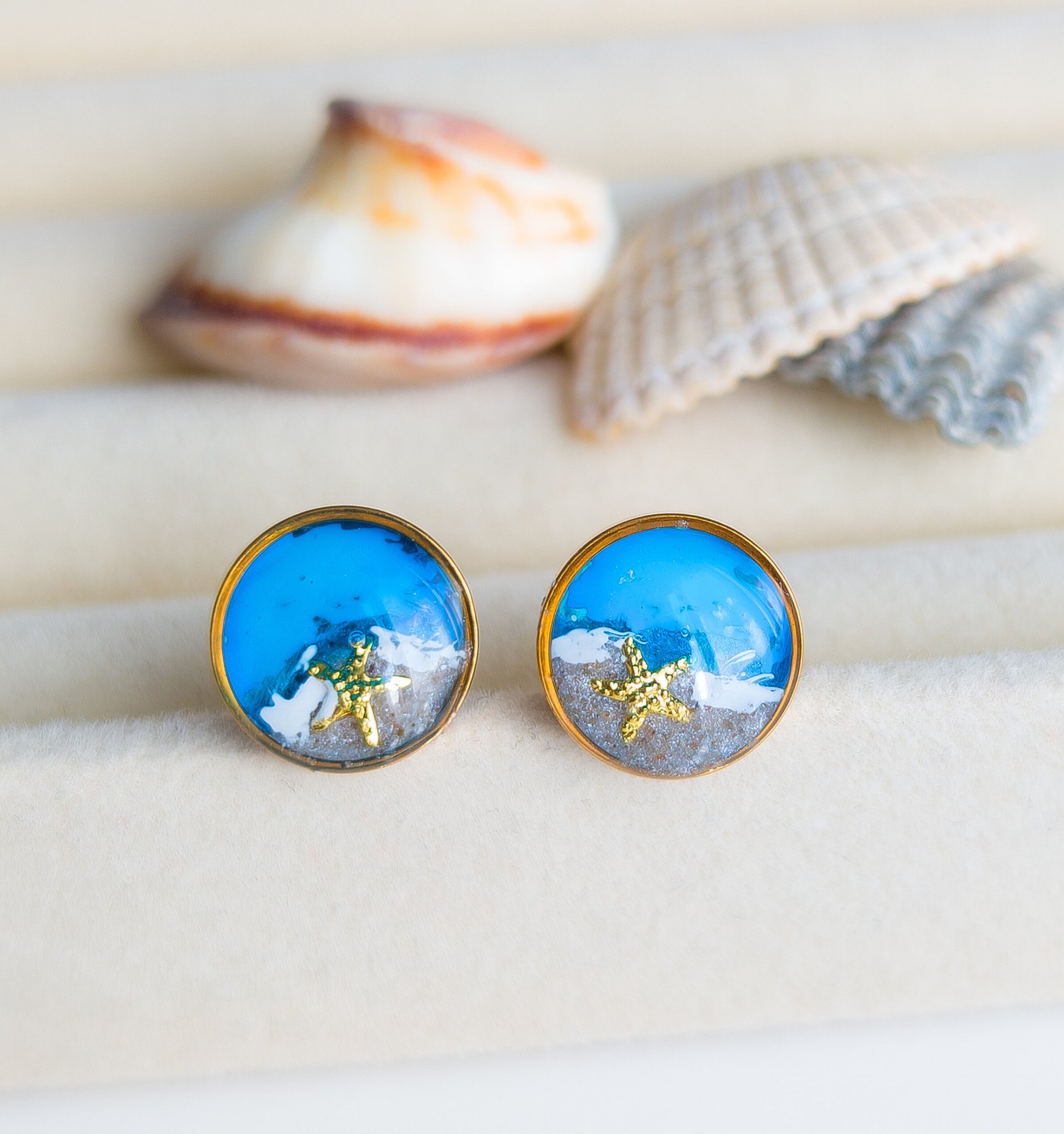 Seaside Stud Earrings with Shell and Starfish