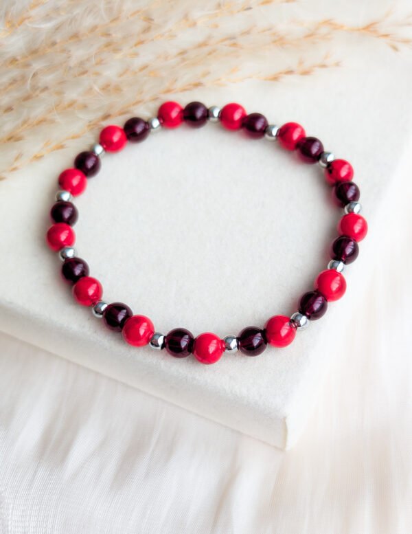 Garnet & Dyed Howlite Elastic Bracelet