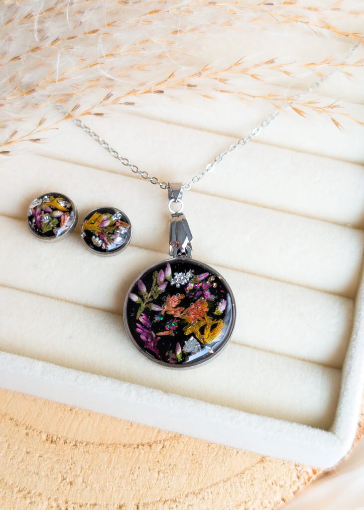 Preserved Heather Necklace & Stud Earrings Set