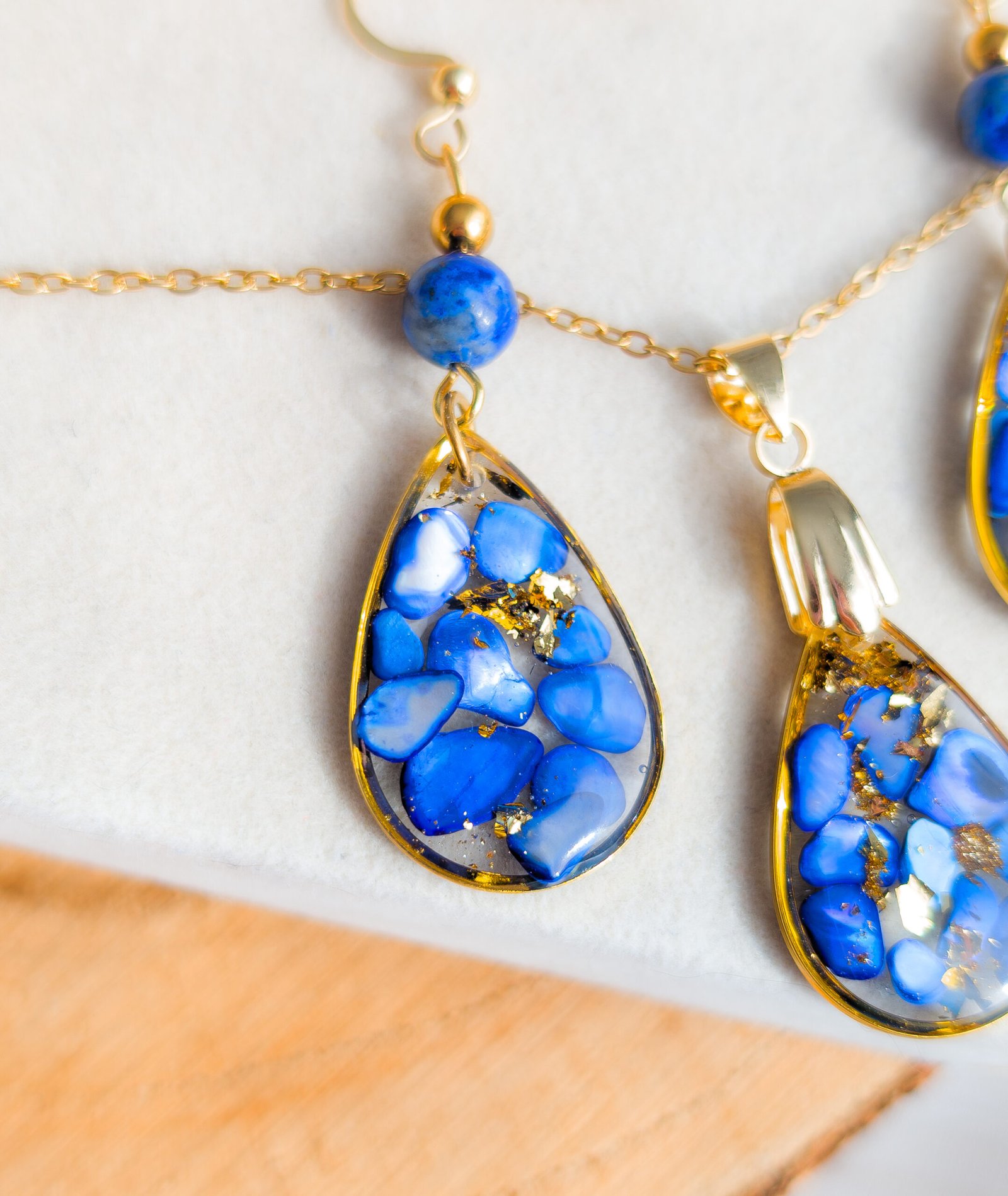 Blue Shell & Lapis Lazuli Jewellery Set - Image 2