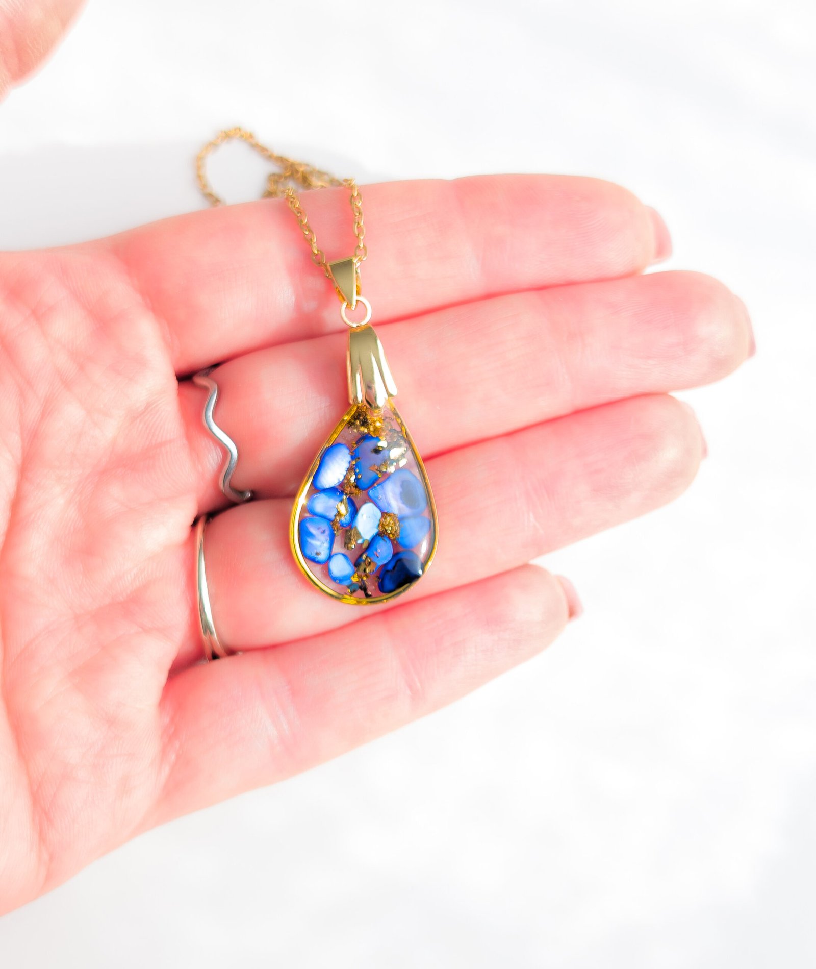 Blue Shell & Lapis Lazuli Jewellery Set - Image 3