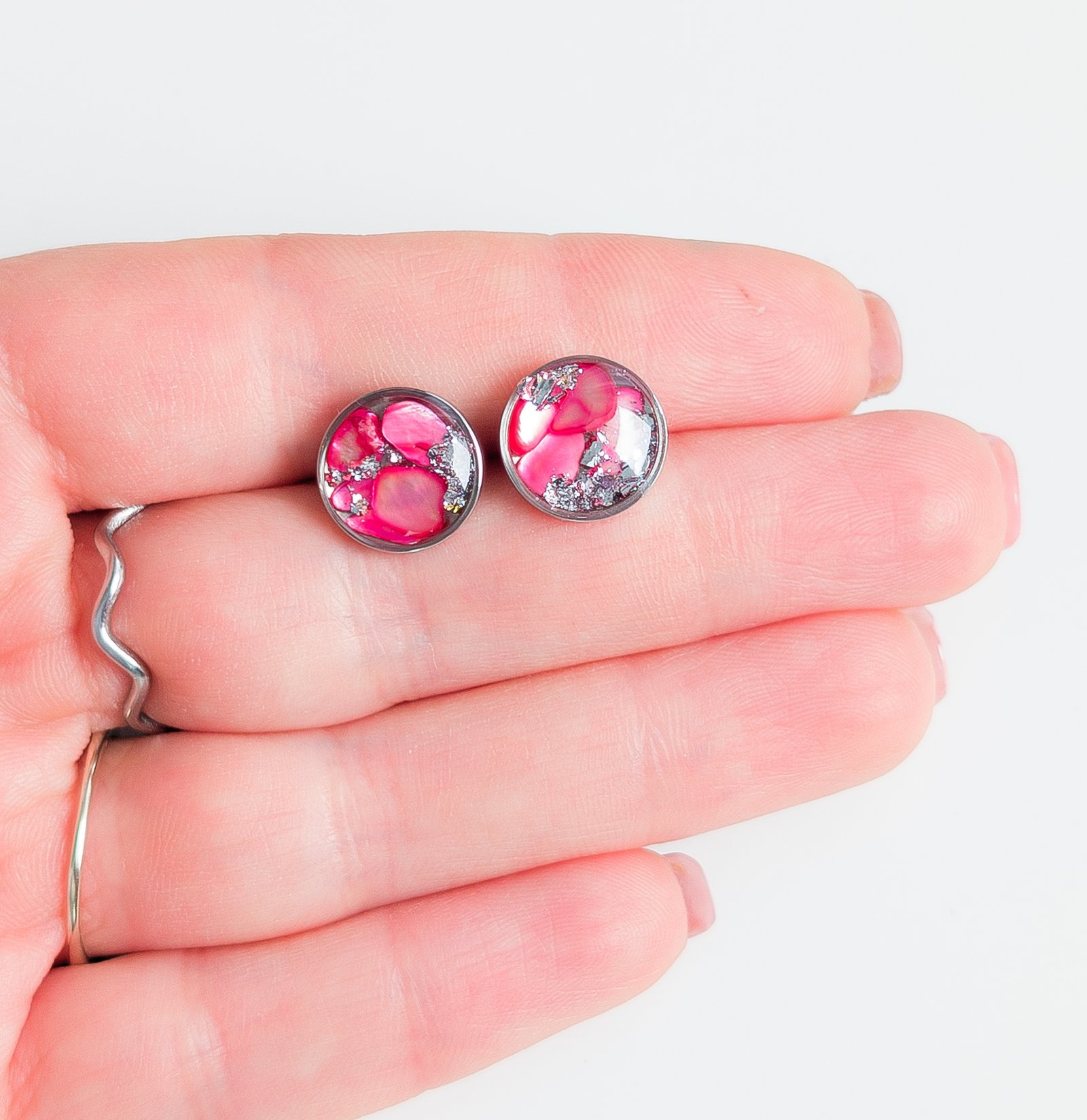 Red Shell Stud Earrings - Image 3